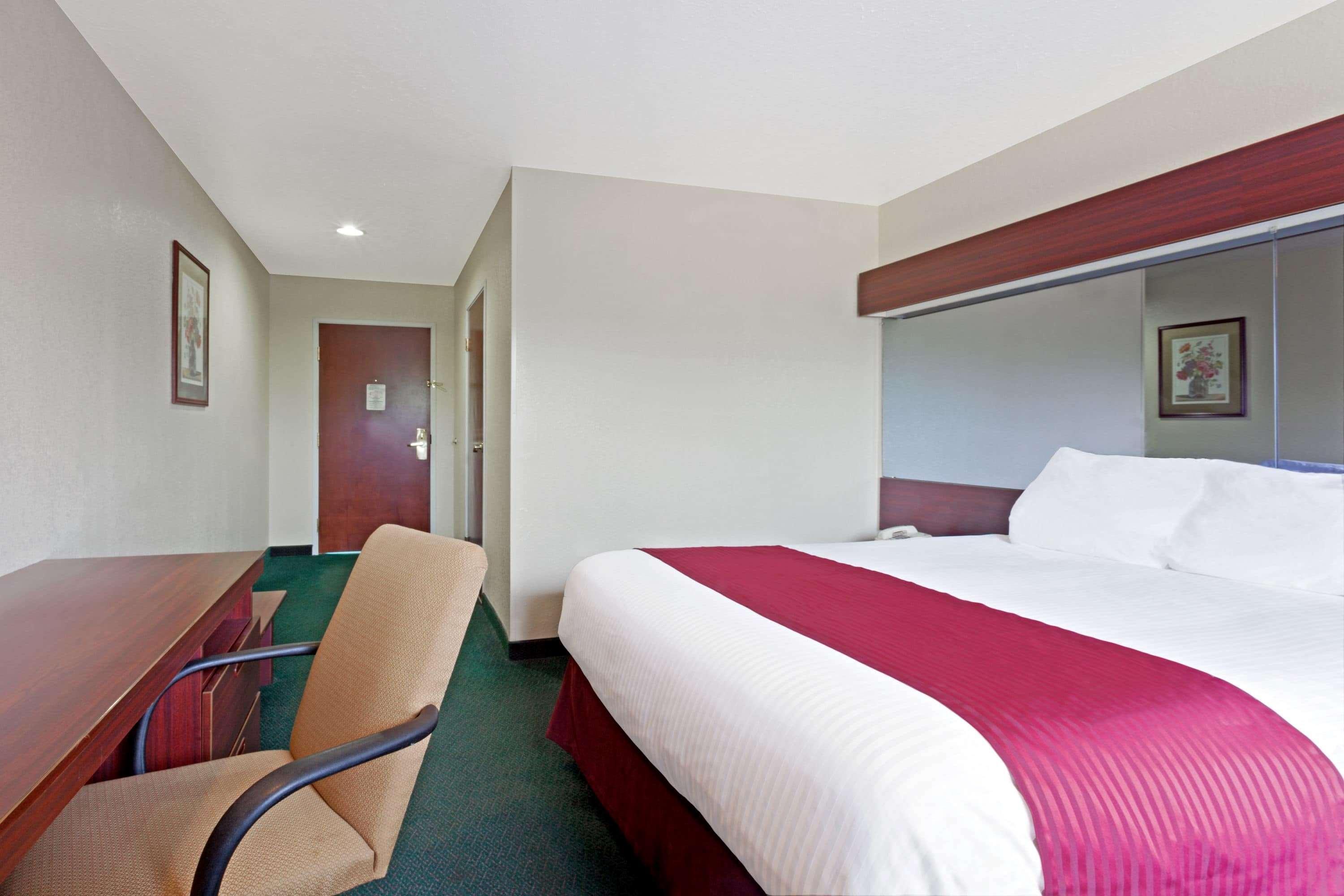 Microtel Inn & Suites By Wyndham Brandon Ngoại thất bức ảnh