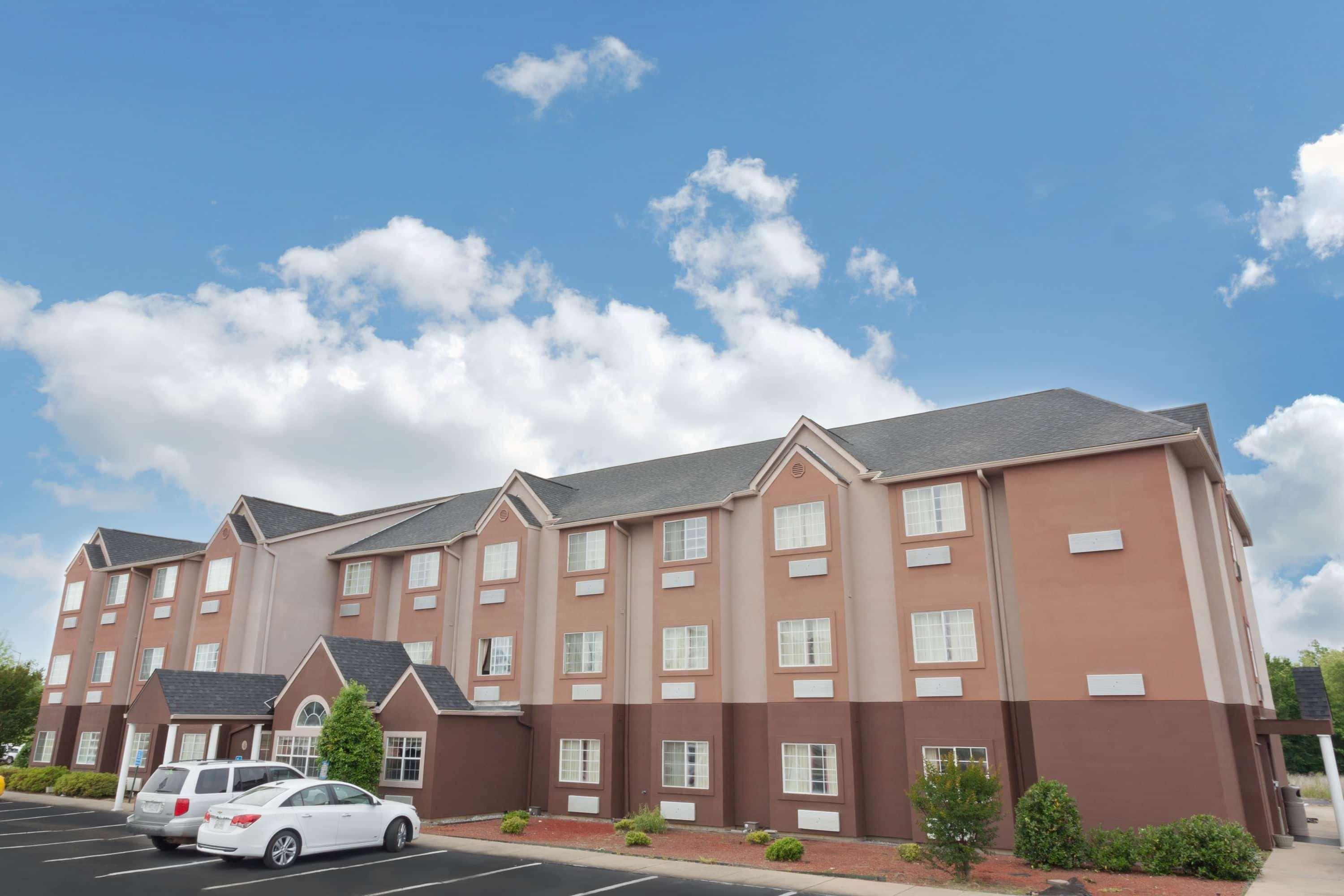 Microtel Inn & Suites By Wyndham Brandon Ngoại thất bức ảnh